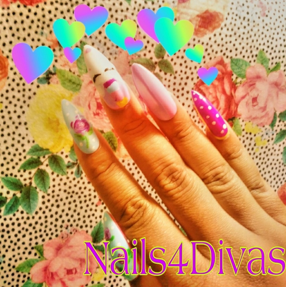 Fake Nails - Picture 2 of 5